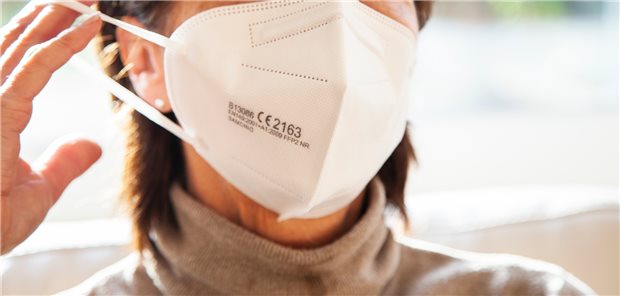Gesundheitsforscher fordert Kampagne zum richtigen Maske-Tragen FFP2-Maske auf und ab – aber richtig, bitte: Gesundheitsforscher wünschen sich mehr Aufklärung.