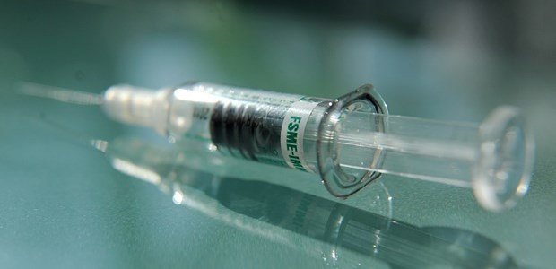 Vogtland jetzt FSME-Risikogebiet FSME-Vakzine: Vor allem im Süden wird der Schutz empfohlen.