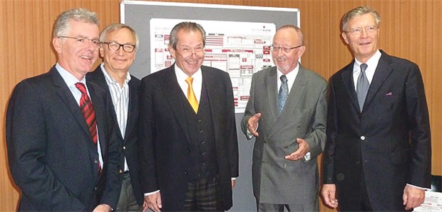 Versorgungsgesetz stärkt nicht, sondern schwächt Fachärzte und Patientenvertreter üben scharfe Kritik am Versorgungsstärkungsgesetz: Dr. Johannes Flechtenmacher, Dr. Axel Schroeder, Dr. Hans-Friedrich Spies, Wolfram-Arnim Candidus, Professor Hans-Peter Bruch. (v.l.n.r.)