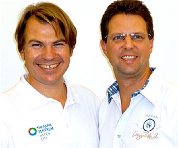 Behandlung und Reha aus einer Hand Fachübergreifende Kooperation auf Augenhöhe: Orthopäde Dr. Jan Schilling (links) und Physiotherapeut Johannes Fetzer.