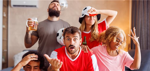 Fassungslosigkeit, Trauer, Ärger – welche Auswirkungen haben solche Emotionen auf Endothelzellen und die kardiovaskuläre Gesundheit? Droht gar ein Herzinfarkt? (Symbolbild mit Fotomodellen)