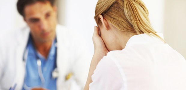 So erkennen Hausärzte eine Depression Fast jeder zehnte Patient, der in die Hausarztpraxis kommt, leidet auch unter einer Depression.