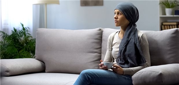 Fasteten Brustkrebs-Patientinnen vor einer Chemotherapie kurzzeitig mit Tees, Suppen und Brühen, besserte das die Ansprechrate und Tumorregression in einer Studie (Symbolbild).