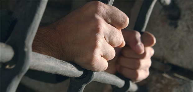 Pathologe aus dem Saarland muss fast drei Jahre hinter Gitter Fehldiagnosen brachten einen Korruptionsverdacht zutage – die Gefängnisstrafe folgte.