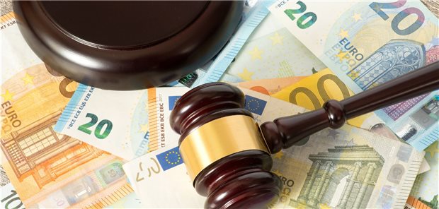BSG kassiert Anspruch auf Sachleistung bei versäumter Kassenfrist Fehlen Kassenpatienten zunächst Geld oder Gelegenheit, sich die Leistung selbst zu beschaffen, geht der Anspruch durch eine spätere Kassenablehnung verloren.