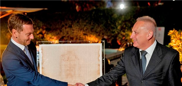 Italienischer Corona-Patient bedankt sich bei Ministerpräsident Kretschmer Felice Perani (r.) mit Michael Kretschmer in Rom.