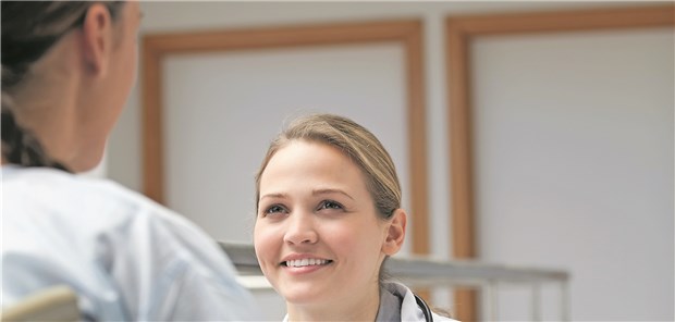 Hausarzt ist der Lotse für MS-Patienten Fester Ansprechpartner in der Versorgung – für MS-Patienten, mit ihren multiplen Begleiterkrankungen unverzichtbar.