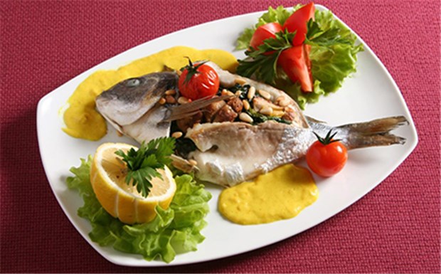 Mittelmeer-Diät halbiert Diabetes-Risiko Fisch und Nüsse als wichtige Bestandteile der Mittelmeerkost: das Diabetes-Risiko lässt sich damit offenbar um bis die Hälfte reduzieren.