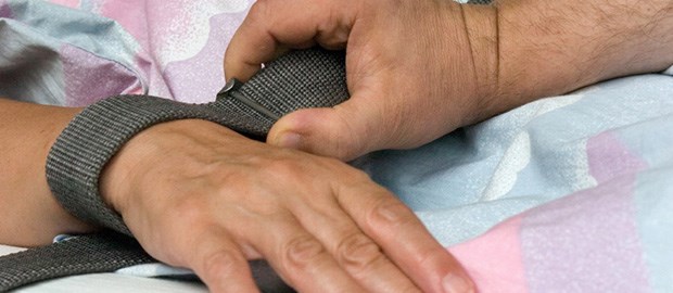 BGH setzt Fixierung Grenzen Fixierung: Bitte nur mit Gerichtsbeschluss.