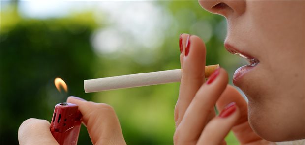 Flamme an die Lunte? Es gibt keine sichere Menge beim Rauchen, hat eine Studie erneut bestätigt.