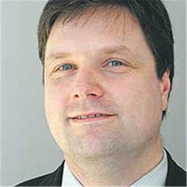 Rochell wird neuer BÄK-Hauptgeschäftsführer Fliegender Wechsel: Dr. Bernhard Rochell geht zur BÄK. i
