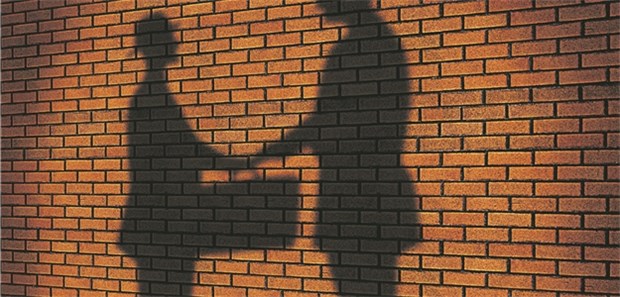 Antikorruptionsgesetz: Ärzte im Alltag noch immer unsicher Fließt Geld für Kooperationen mit Kliniken,wecken Ärzte schnell das Interesse der Staatsanwaltschaften.