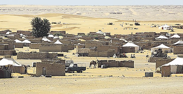 Allein in der Sahara: 39.000 Flüchtlinge und ein Arzt Flüchtlingslager in der Wüste: Ohne die Lebensmittel der UN würden die Saharauis hier nicht überleben.