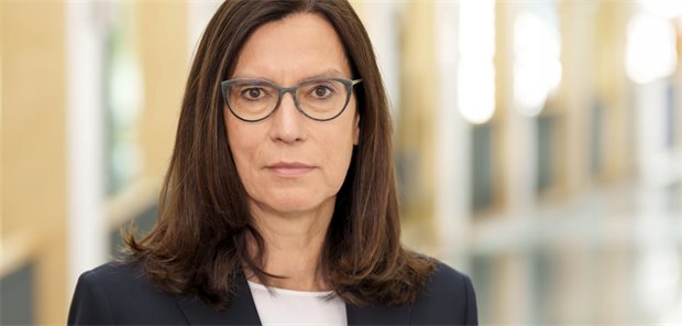 KBV-Vorstandsmitglied Sibylle Steiner über Bürokratieabbau: „Es dauert alles zu lange“ Fordert Gebühren für Krankenkassen, wenn die ungerechtfertigte Anträge stellen: KBV-Vorstandsmitglied Dr. Sibylle Steiner.