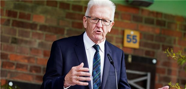 Landeschef im Südwesten fordert mehr Tempo bei der Testpflicht für Reiserückkehrer Winfried Kretschmann, Baden-Württembergs Ministerpräsident, spricht beim Wahlkampfauftakt der Grünen in Baden-Württemberg in Heidelberg.
