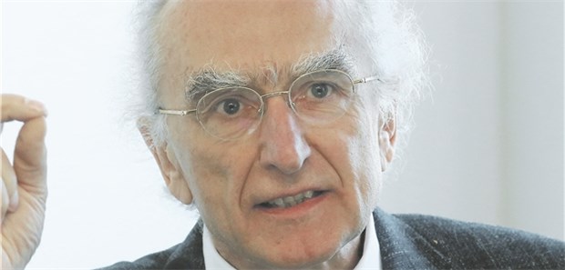 Strategien gegen Impfmüdigkeit gesucht Fordert mehr aufsuchende Impfaufklärung: Professor Norbert Brockmeyer vom Universitätsklinikum in Bochum.