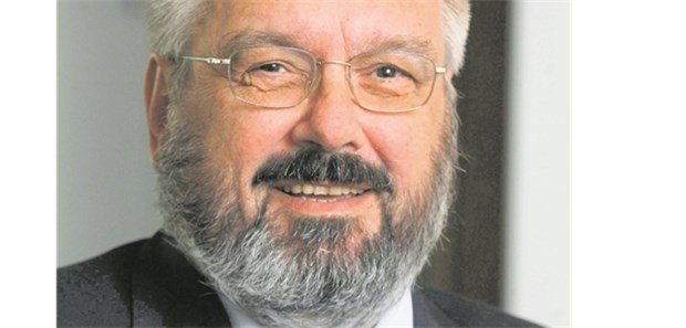 "Spielregeln ändern – nicht ohne Schmerzen!" Fragt nach den Auswirkungen einer Systemreform auf die Körperschaften und die Selbstverwaltung: KV-Chef Dr. Wolfgang-Axel Dryden.
