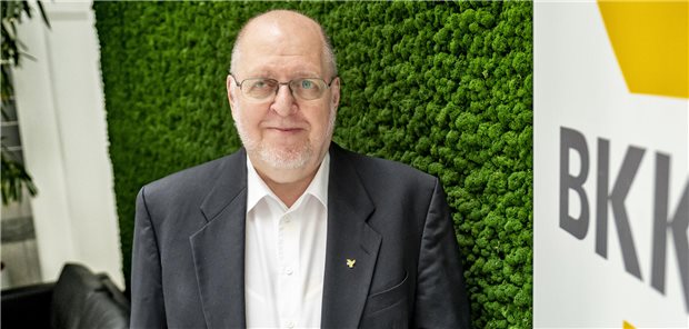 BKK-Dachverbandschef Knieps: „Ich habe Wirtschaftlichkeitsprüfungen schon immer für Mumpitz gehalten Franz Knieps, Vorstandsvorsitzender des BKK-Dachverbands, sieht Lauterbach an seine Grenzen stoßen, wenn es um Vorhaben mit hohen Ausgaben geht.