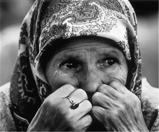 Vergewaltigung - das Trauma bleibt Frau in Srebrenica: Während des Massakers wurden tausende Frauen vergewaltigt.