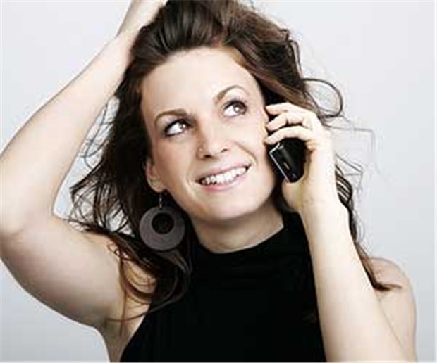 Wann sind Frauenstimmen sexy? Frauen sprechen kurz vor dem Eisprung mit einer etwas höheren und variableren Grundfrequenz. Das bestätigten auch die Ergebnisse der Göttinger Forscher.