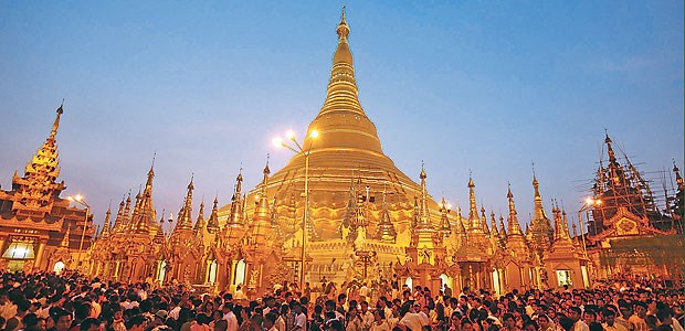 Viel Potenzial in Myanmar Freude am Shwedagon, dem Wahrzeichen Myanmars. Land und Leute sind in Aufbruchstimmung.