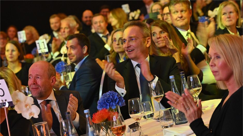 Freudiger Applaus nach dem musikalischen Intermezzo.