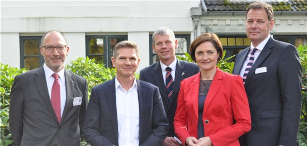 Flensburg baut bi-konfessionelles Krankenhaus Freuen sich auf ein Zentralklinikum in Flensburg: Klaus Deitmaring (Geschäftsführer Malteser Krankenhaus), Landessozialminister Dr. Heiner Garg (FDP), Pastor Wolfgang Boten (Vorstandsvorsitzender Diako), Flensburgs OberbürgermeisterinSimone Lange (SPD) und Diako-Geschäftsführer Martin Wilde (von links).