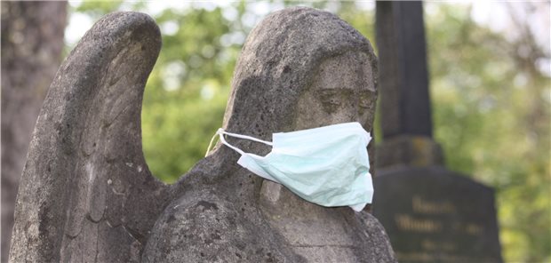Keine Übersterblichkeit mehr durch Corona Friedhof in Coronazeiten: Besonders viele COVID-19-Sterbefälle gab es Anfang April.