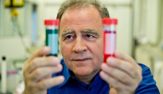 'Für Gold würden viele sterben' Fritz Sörgel in seinem Institut in Heroldsberg bei Nürnberg.
