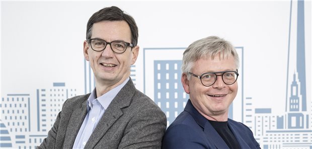 BVKJ-Spitze Hubmann und Radau: „Erst einmal die Kinder-AU abschaffen!“ Führen den BVKJ: Tilo Radau (l.), Hauptgeschäftsführer, und Präsident Michael Hubmann im Berliner Büro des Verbands.