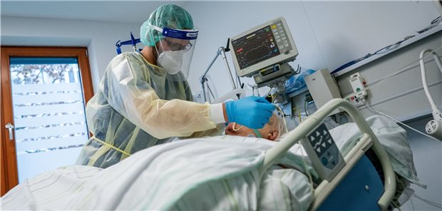 Fünf Punkte für eine massive Verbesserung der Pflege Fünf zentrale Forderungen für eine „massive Verbesserung der Rahmenbedingungen“ in der Pflege hat die Bundespflegekammer erhoben.
