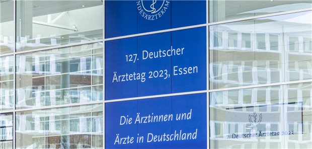 Für BÄK-Präsidium und die Ständige Konferenz „Ärztliche Weiterbildung“ der Bundesärztekammer schnürten die Delegierten des Ärztetags in Sachen Weiterentwicklung der MWBO einen konkreten Arbeitsauftrag.
