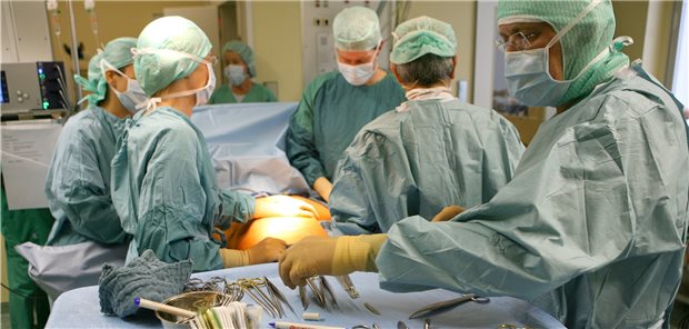 Höhere Mindestmengen verringern Zahl zugelassener Kliniken Für Brustkrebsoperationen gelten ab 2024 neue Mindestmengen.