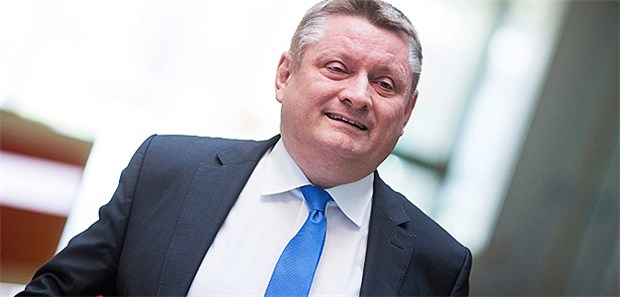 Gröhe schwächt Impfpflicht-Drohung ab Für Bundesgesundheitsminister Hermann Gröhe sollte eine Impfpflicht in Deutschland kein Tabu mehr sein.