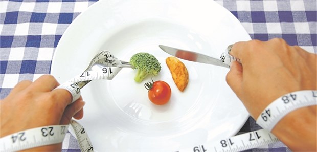 Ernährung bei Diabetikern Für Diabetiker werden viele Ernährungstipps wie Reduktionsdiäten propagiert, deren Sinn allerdings umstritten ist. Gerade auf das Frühstück sollten Diabetes-Patienten wohl eher nicht verzichten.