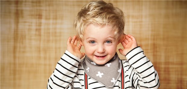 Niedersachsen fördert Kinder mit Hörschädigungen Für Kinder mit Hörproblemen gibt es in Niedersachsen jetzt eine Frühförderstelle. (Symbolbild mit Fotomodell).