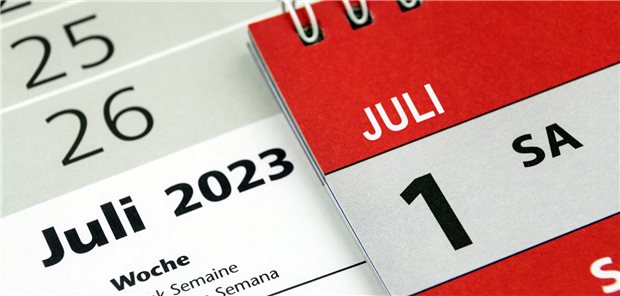 Für Kinderlose und Familien mit nur einem Kind werden ab Juli 2023 höhere Beiträge zur Pflegeversicherung anfallen. 