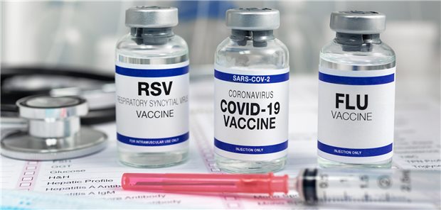 Für Menschen ab 60 Jahren sind die Impfungen gegen Influenza, Corona, Pneumokokken und Herpes zoster (beide nicht im Bild) Standard-Impfungen. Für Menschen ab 75 Jahren kommt die RSV-Impfung hinzu.