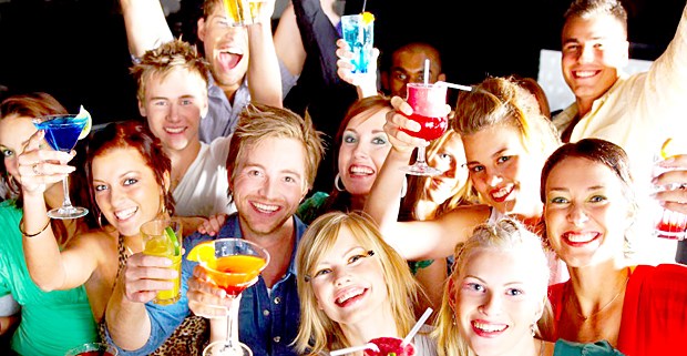 Wieviel Liter Alkohol verzeiht die Leber? Für Spaß und Geselligkeit ist Alkohol nicht notwenig - auch wenn die Werbung anderes suggeriert.