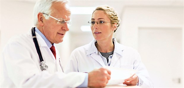 Die internistische Weiterbildung fällt durch Für Weiterbildungsgespräche ist im Klinikalltag - wenn überhaupt - oft nur zwischen Tür und Angel Zeit.