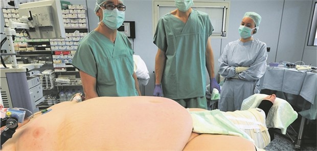 Schützt eine bariatrische Op vor Krebs? Für adipöse Patienten ist die bariatrische Operation oft der letzte Ausweg.