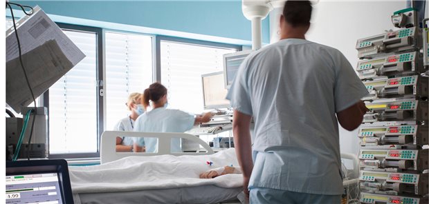 Auswirkungsanalyse stellt Nutzen der Vorhaltepauschalen infrage Pflegekräfte im Hospital