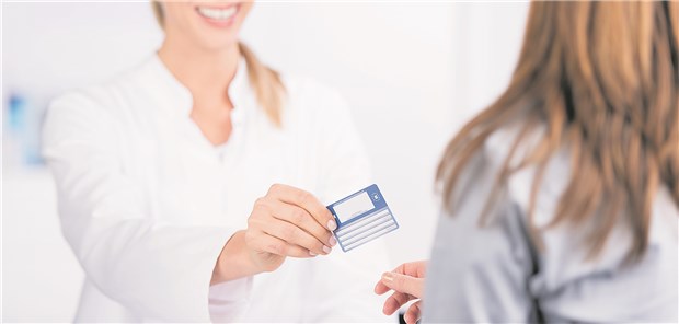Darauf müssen Ärzte bei der Abrechnung von ausländischen Patienten achten Für die Behandlung kranker Touristen aus dem EU-Ausland muss die EHIC vorgelegt werden.