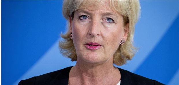 Impfkampagne unter Polizeischutz? Für die Menschen, die nicht in der Lage seien, ein Impfzentrum aufzusuchen, müsse es mobile Impfteams geben, fordert die Vorsitzende des Europäischen Ethikrats, Professor Christiane Woopen.