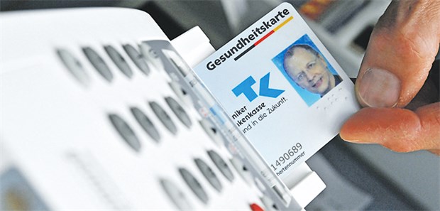 Neuer Zoff um E-Card Für die Praxen hat der neue Streit um die Finanzmittel der E-Card vorerst keine Auswirkung.