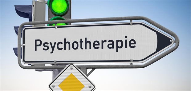 LSG Potsdam legt Kürzung des Psychotherapeutenhonorars auf Eis Schild