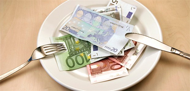Krankt die Gesellschaft, krankt auch die Wirtschaft Für die Staaten weltweit würde sich die Investition in die Ernährung ihrer Gesellschaft lohnen, so eine Studie.