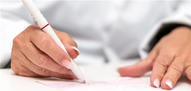 Für die Verschreibung von Medikamenten bei Patienten mit Herzinsuffizienz gilt es besonders, Komorbiditäten und Begleitmedikation im Blick zu haben.