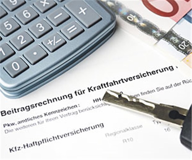 Kfz-Policen: Die Tücken der Vergleichsportale Für eine abgeschlossene Kfz-Versicherung kassieren manche Portale zwischen 60 und 100 Euro.