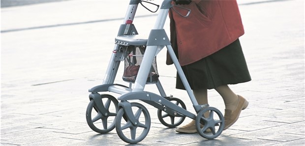 Rollator der Zukunft Für immer mehr ältere Menschen gilt: Nichts geht ohne Rollator. Forscher versuchen jetzt, das Hilfsgerät weiterzuentwickeln.
